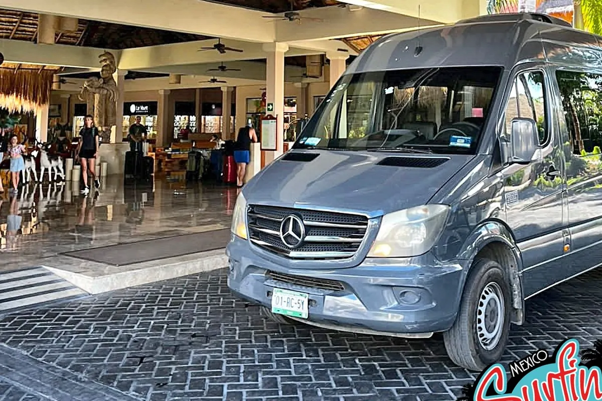 Mercedes-Benz Sprinter – transporte privado Surfing on the Road Cancún