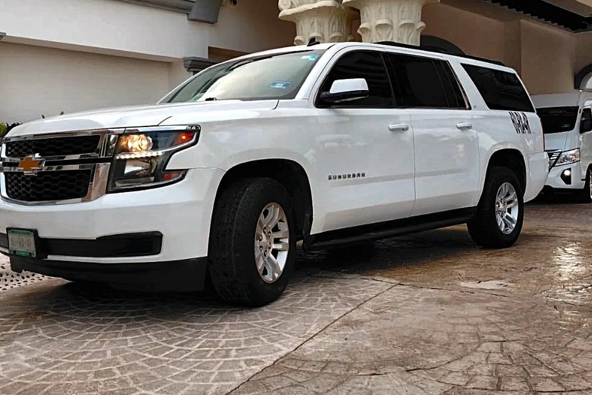 Chevrolet Suburban – transporte privado Surfing on the Road Cancún